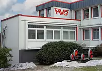 ..Erinnerung an den Kleinbahn-Schienenverkehr - ausgestellt  vor dem Verwaltungsgeb�ude der M�rkischen Verkehrsbetriebe -  Rahmedestra�e /L�denscheid im M�rz 2010