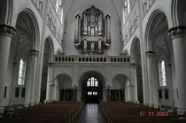 Arnsberg-Neheim: Sauerl�nder Dom, St. Johannes; Mittelschiff, Ansicht der Orgel und Hauptportal.