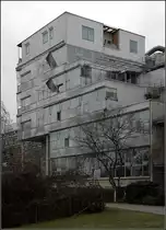 Herbert-Keller-Haus in Stuttgart-Nord. Fertigstellung 1984. 

http://www.behnisch-partner.de/projects/office-complexes/administration-building-diakonie

25.02.2010 (Matthias)