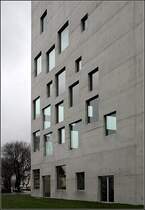 Zollverein-Schule  School of Management and Design . Das Erdgescho ist wohl frei zugnglich, ohne Schlo und Riegel. 21.02.2010 (Matthias)