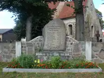 Gedenksteine zu Ehren gefallener Soldaten (WK I + II) der Gemeinde Nechlin. (heute zur Gemeinde Uckerland, Landkreis Uckermark, Land Brandenburg).
