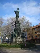 Freiburg im Breisgau,
das Siegesdenkmal, 1876 im Beisein von Kaiser Wilhelm und Bismark eingeweiht, erinnert an den Sieg gegen Frankreich 1871,
April 2010