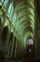 Soissons, Kathedrale Saint-Gervais-et-Saint-Protais, Mittelschiff nach Osten. Bau ab 1180, Schwere Schden whrend 1. Weltkrieg, Wiederaufbau. Aufnahme von Okt. 1995, HQ-Scan ab Dia.