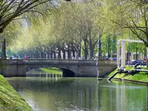 Ein Blick �ber die K� in D�sseldorf an einem sch�nen Fr�hlingstag dem 24.04.2010