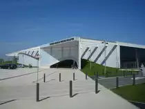 Friedrichshafen / Bodensee,
das Dornier Museum, Vorderseite mit Eingangsbereich,
5600qm Geb�udefl�che plus Au�enbereich,
er�ffnet im Juli 2009,
April 2010