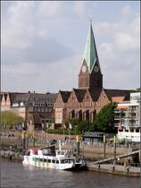Die Sankt-Martini-Kirche in der Bremer Altstadt hat auch dem Martinianleger fr die Fahrgastschiffe auf der Weser den Namen gegeben. Die Ursprnge der Kirche reichen bis ins 13. Jahrhundert zurck. 23.05.2010