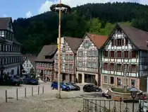 Schiltach im Schwarzwald,
sch�nes Fachwerk am Marktplatz,
Mai 2010