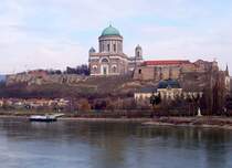 Klassizistische Basilika in Esztergom, aufgenommen am 18.01.2007 von der Donaubr�cke.