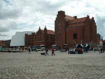 Das Hafenviertel von Stralsund.Links das Ozeaneum.