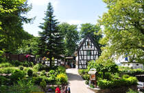 Das  Winzerhuschen  mit Rhein-Terrasse. Schn gelegene Gaststtte auf dem halben Weg von Knigswinter zum Drachenfels. 13.06.2010