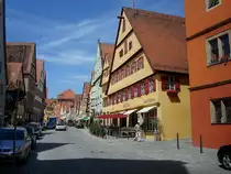 Dinkelbhl in Mittelfranken,
sehenwerte sptmittelalterliche Stadt,
die Segringerstr.,
Juni 2010