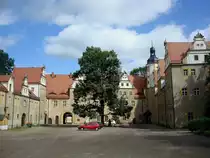 Wermsdorf in Sachsen,
das im Renaissancestil erbaute Schlo diente bis 1628 als Jagdschlo,
beherbergt heute die Gemeindeverwaltung,
Juni 2010 