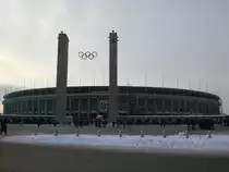 Das Berliner Olympiastadion im Winter vor dem Spiel Hertha BSC Berlin gegen VFL Bochum.Tja da waren wir noch in der 1.Bundesliga.Nun heit es Auswrts nach Oberhausen und Paderborn fahren.
