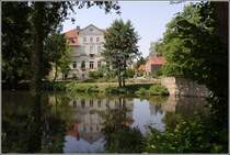 Gut Sutthausen, am sdlichen Rand Osnabrcks gelegen, wurde im 13. Jh. erstmals urkundlich erwhnt. Die das Gut umgebenden Grben werden von der Dte gespeist. 10.07.2010