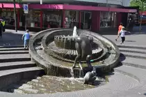 ENSCHEDE (Overijssel), 23.07.2010, Brunnen vor dem Stadhuis (Rathaus)