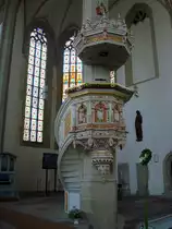 Torgau an der Elbe,
die Kirchenkanzel mit Evangelisten von 1582 steht in der Stadtkirche St.Marien,
Juni 2010