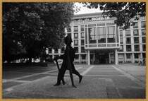 Kunsterwerk im Hannover am Eingang der Nord/LB, (Georgsplatz/Hannover), am 26.07.2010.