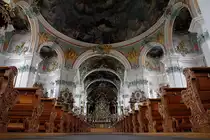 St. Gallen, Kathedrale St. Gallus und Othmar. Innenaufnahme mit Blick in Richtung Osten und Chor. Kuppel Mittelrotunde teilweise noch sichtbar, nur etwa die H�lfte des Langhauses abgebildet. Aufnahme vom 25. Juli 2010, 17:25
