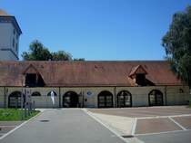 Mekirch in Oberschwaben,
die Remise des Schloes von 1737 beherbergt ein sehenswertes Oldtimermuseum mit seltenen Stcken der Motorad- und Autoproduktion,
Aug.2010