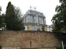 Dieses Foto habe ich im Schlogarten in Saarbrcken gemacht. Es zeigt einen Teil des Saarbrcker Stengel Schlo.Die Aufnahme des Foto war am 24.08.2010.