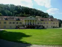 Schlo Rotenfels bei Gaggenau im Schwarzwald,
1807 vom Architekt Weinbrenner als Steingutfabrik erbaut, 1817-20 als Landsitz umgebaut, heute Landesakademie fr Kunst und Theater,
Aug.2010