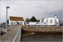 Kneipe ohne Straenanbindung: zur Giftbude gelangt man blicherweise nur bers Wasser. Sie befindet sich auf der Lotseninsel in der Schleimndung. 04.08.2010