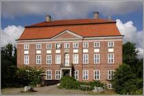 Das Herrenhaus von Gut Ludwigsburg wurde in den Jahren 1730 bis 1740 in der heutigen Form gestaltet und geht auf eine Wasserburg aus dem 14. Jahrhundert zurck. 03.08.2010
