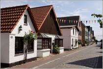 Die Hauptstrae im idyllischen Schleidorf Maasholm. 06.08.2010