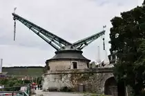 alter historischer Kran in W�rzburg, 20.06.2010
