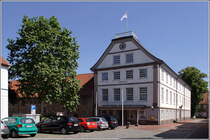 Das Rathaus von Schleswig ist in einem ehemaligen Franziskanerkloster eingerichtet worden. Neben dem neueren, klassizistischen Gebudeteil gibt es noch mittelalterliche Bausubstanz, das sogenannte Graukloster. 07.08.2010