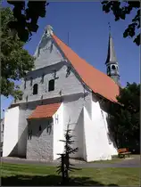 Die St. Clemens-Kirche in B�sum wurde im 15. Jahrhundert erbaut. Ein Vorg�ngerbau wurde bereits im 11. Jahrhundert urkundlich erw�hnt. 13.08.2010