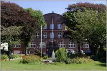 Das Rathaus in B�sum aus den Jahren 1914/15. 13.08.2010