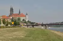 Mei�en, Dom und Albrechtsburg an der Elbe am 22.07.2010