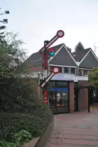 Ein altes Formsignal in Burgdorf bei Hannover. Hier ist der Eingang zu einer Fu�g�ngerzone. Ob hier ein Zug durcf�hrt ist wohl nicht m�glich. Foto vom 14.10.2010.