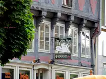Peine, Fachwerk-Fassade des  Wei�en Schwan  in der Breiten Stra�e