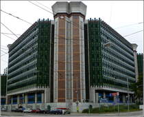 In diesem, einer modernen Trutzburg hnelnden Gebudekomplex sind das Finanz- und das Gesundheitsministerium sterreichs untergebracht. 02.10.2010