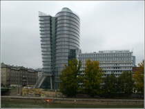 Der 2008 erffnete UNIQUA Tower wurde vom Wiener Architekten Heinz Neumann entworfen. 02.10.2010