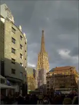 Auf den Stephansdom in Wien gibt es keine richtig freie Sicht, ist er doch rundherum eng von H�usern umgeben. 30.09.2010