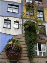Detail der Fassade des Hundertwasser-KrawinaHauses in Wien. 02.10.2010
