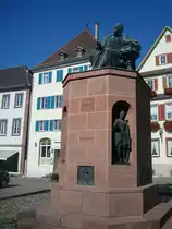 Weil der Stadt, das Kepler-Denkmal zu Ehren des hier geborenen ber�hmten Astronomen und Mathematikers (1571-1630), steht auf dem Marktplatz, Okt.2010