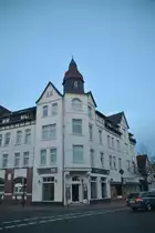 Eckhaus in Lehrte (Feldstra�e/Ahltener Stra�e), im Oktober 10.