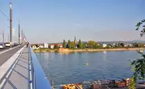 Bonner Kennedybr�cke neu restauriert mit Blick nach Bonn-Beuel - 08.10.2010