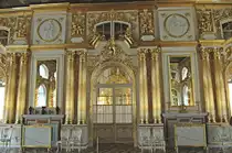 Der gro�e Saal im  Katharinenpalast mit viel Prunk verziert. Gesehen am 19.09.2010