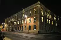 Hier war f�hrer die Bundesbahn Direktion Hannover beheimatet. was da jetzt drin wei� ich nicht. Das Geb�ude ist der Joachimstra�e im Hannover. Foto vom 31.10.10.