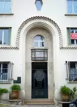 Jugendstilportal in einem �stlichen Vorort von Cannes. 13.4. 2010