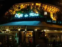 Nachtansicht des  Caf� de Flore  am Pariser Boulevard Saint Germain. Einst Treffpunkt f�r die Intellektuellen der Stadt. 13.7.2007