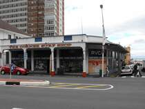 Geschaeftshaus Ecke York Street und Main Road. Muizenberg, 20.11.2010
