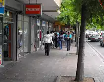 Geschaeftiges Treiben an der Main Road. Somerset West, 27.11.2010
