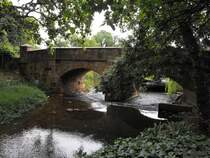 Die erste Bruecke - erbaut 1845 - auf dem Weg von Kapstadt zum Sir Lowrys Pass ueber den Lourens River. Die anderen Fluesse, Bree Rivier, Kuils Rivier und Eerste Rivier wurden in Furten ueberquert. Somerset West, 27.11.2010
