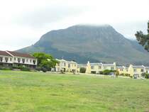 Ausschnitt des  franzoesischen  Quartiers Montclair, Rue Montpellier. Somerset West, 03.12.2010
